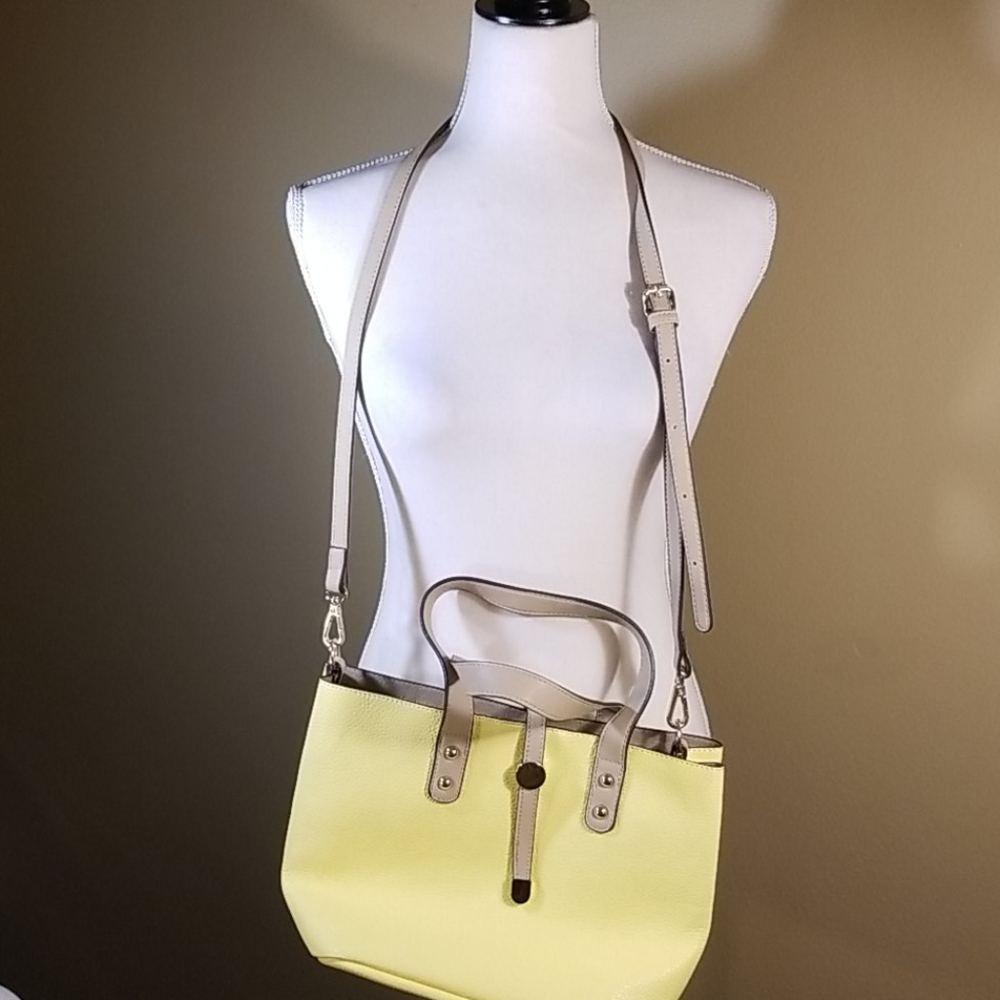 Yellow Purse 💕 - Picture 2 of 8
